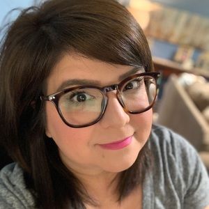 Meet your Posher, Gina